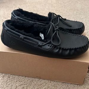 Women leather Dakota moccasins